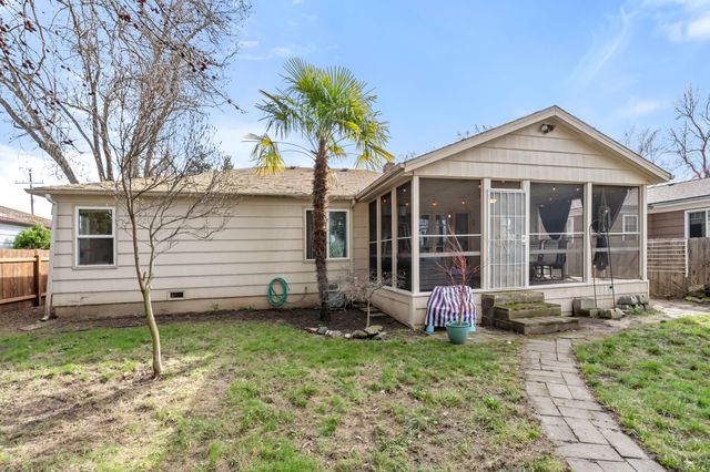 1008 Mount Pitt Avenue, Medford, OR 97501