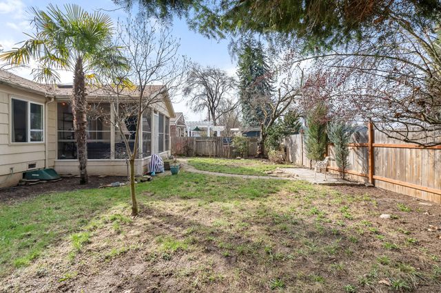 1008 Mount Pitt Avenue, Medford, OR 97501