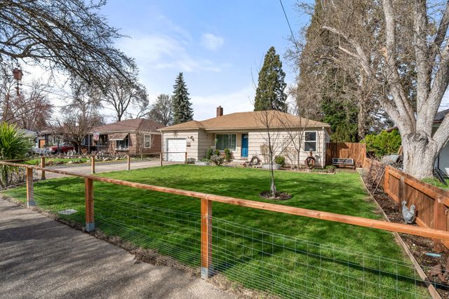 1008 Mount Pitt Avenue, Medford, OR 97501