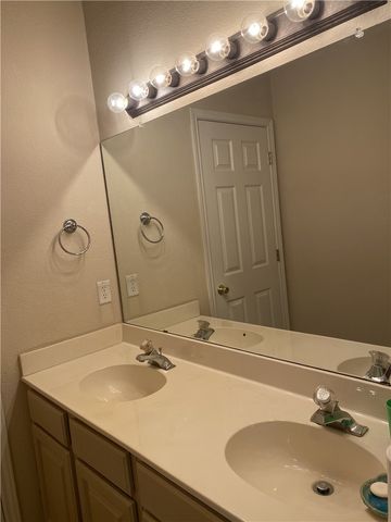 7205 Mansions Dr V3, Corpus Christi, TX 78414