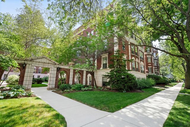 496 Sheridan Road 1, Evanston, IL 60202