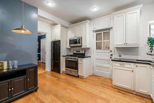 496 Sheridan Road 1, Evanston, IL 60202