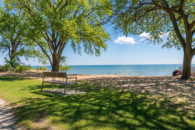496 Sheridan Road 1, Evanston, IL 60202