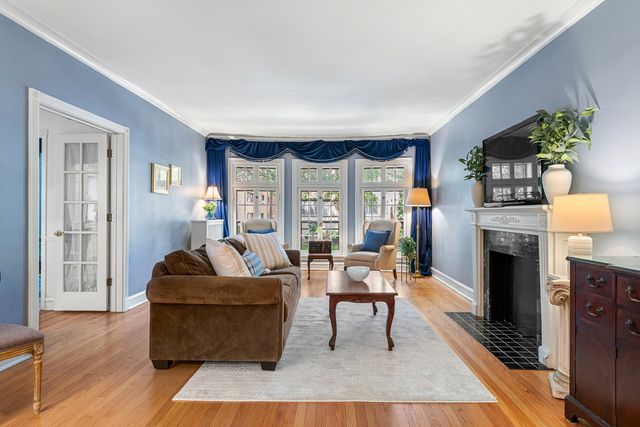 496 Sheridan Road 1, Evanston, IL 60202