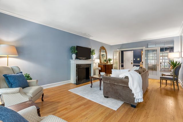 496 Sheridan Road 1, Evanston, IL 60202