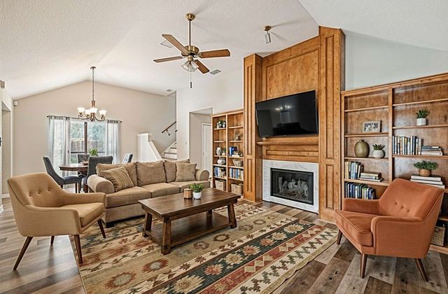 758 Red Oak Drive, Lewisville, TX 75067