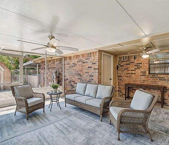 758 Red Oak Drive, Lewisville, TX 75067