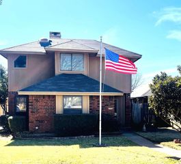 758 Red Oak Drive, Lewisville, TX 75067