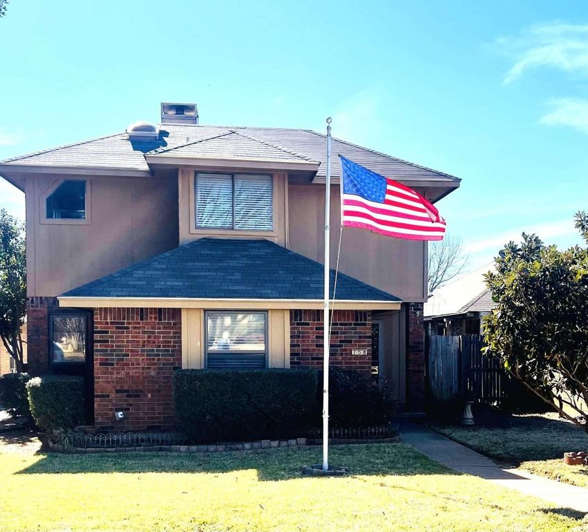 758 Red Oak Drive, Lewisville, TX 75067