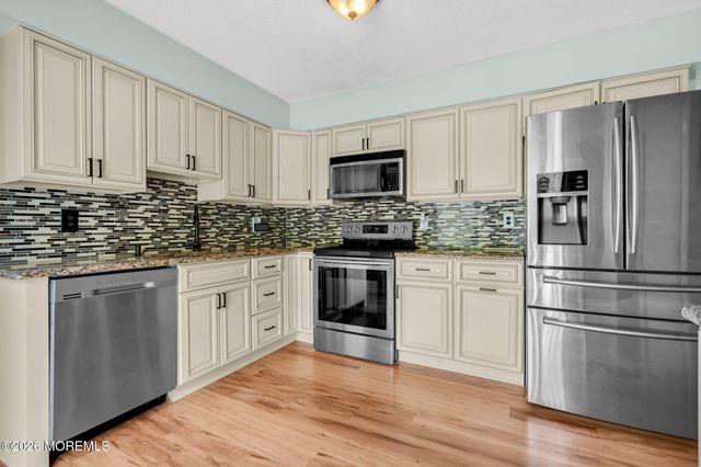 25 Sydor Avenue, Jackson, NJ 08527