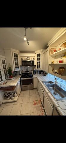 2610 Pierce Street, Hollywood, FL 33020