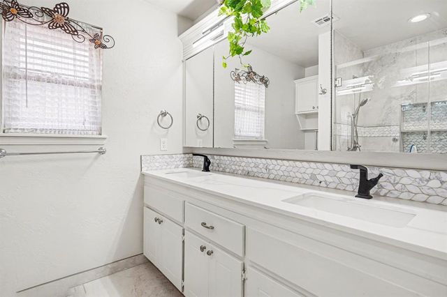 1124 SW 100th Street, Oklahoma City, OK 73139