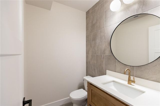 3401 W 187th Street, Overland Park, KS 66085