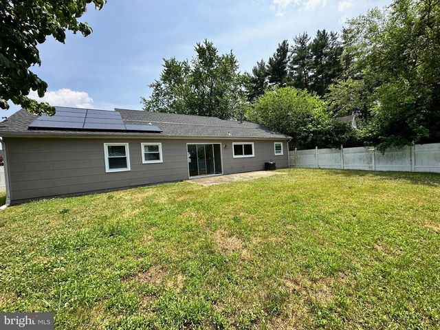 22 GAYLORD CIR, Willingboro, NJ 08046