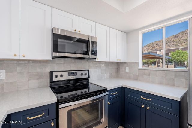1601 W SUNNYSIDE Drive 121, Phoenix, AZ 85029