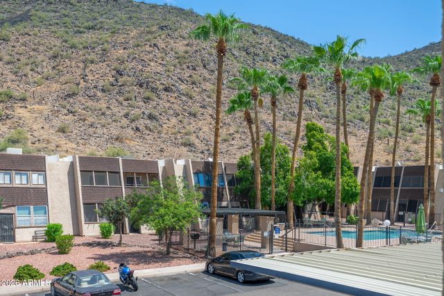 1601 W SUNNYSIDE Drive 121, Phoenix, AZ 85029