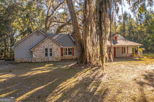 8 W London Hill Road, Woodbine, GA 31569