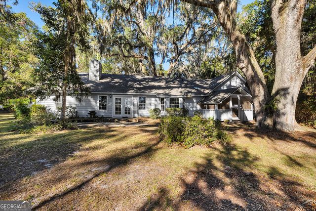 8 W London Hill Road, Woodbine, GA 31569