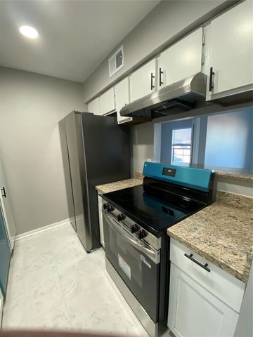 8431 Hearth Drive 23, Houston, TX 77054