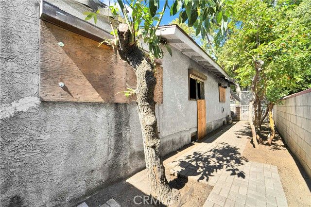 5164 Romaine Street, Los Angeles, CA 90029