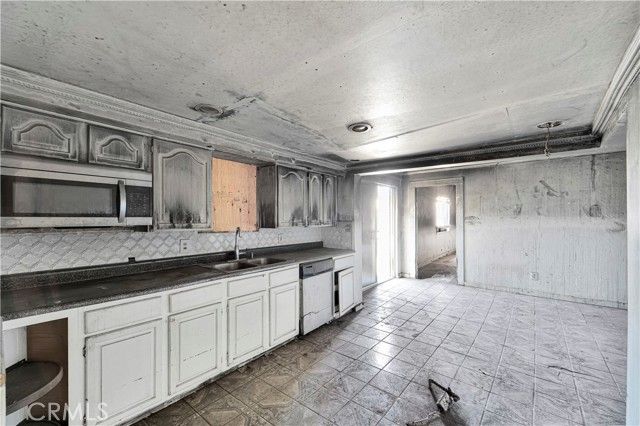 5164 Romaine Street, Los Angeles, CA 90029