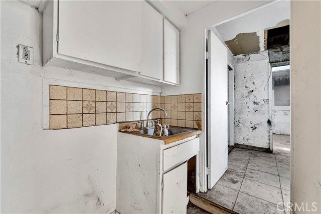 5164 Romaine Street, Los Angeles, CA 90029