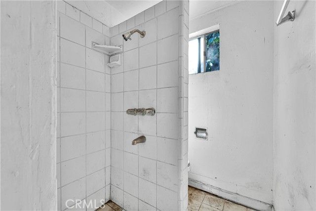 5164 Romaine Street, Los Angeles, CA 90029