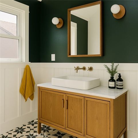 5164 Romaine Street, Los Angeles, CA 90029