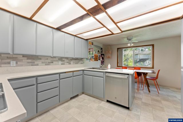 2358 Ptarmigan St NW, Salem, OR 97304