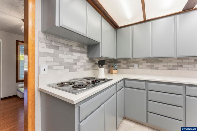 2358 Ptarmigan St NW, Salem, OR 97304