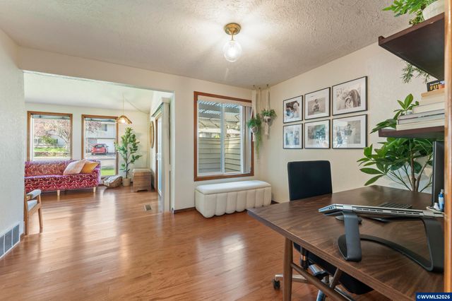 2358 Ptarmigan St NW, Salem, OR 97304