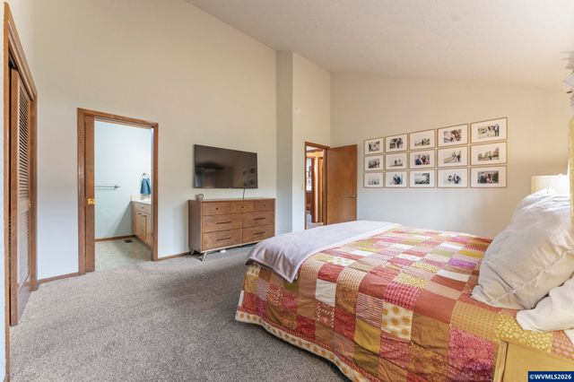 2358 Ptarmigan St NW, Salem, OR 97304