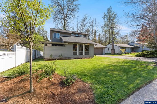 2358 Ptarmigan St NW, Salem, OR 97304