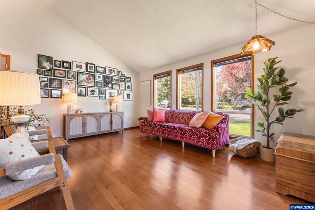 2358 Ptarmigan St NW, Salem, OR 97304