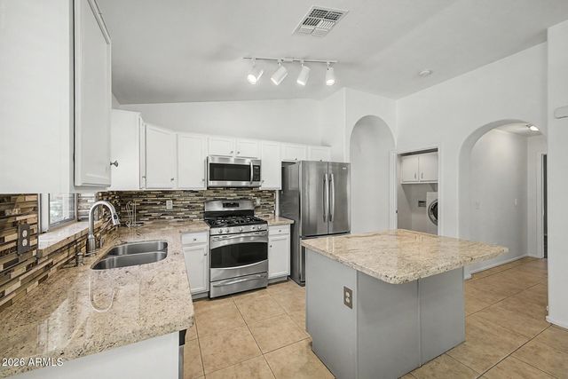 4207 E SANDY Way, Gilbert, AZ 85297