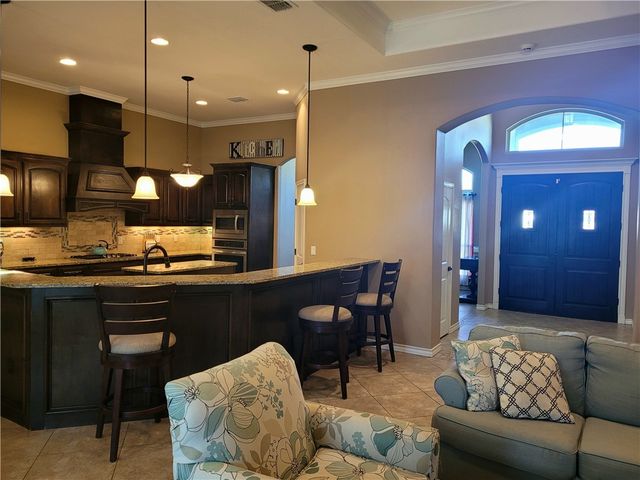 7505 S Lake Dr, Corpus Christi, TX 78414