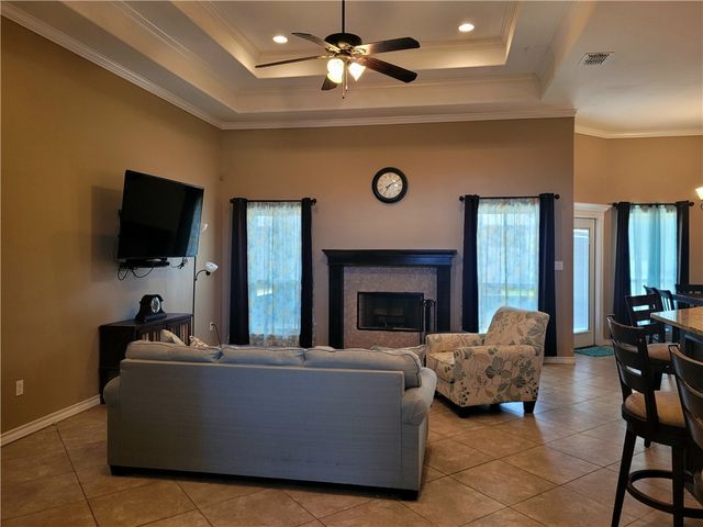 7505 S Lake Dr, Corpus Christi, TX 78414