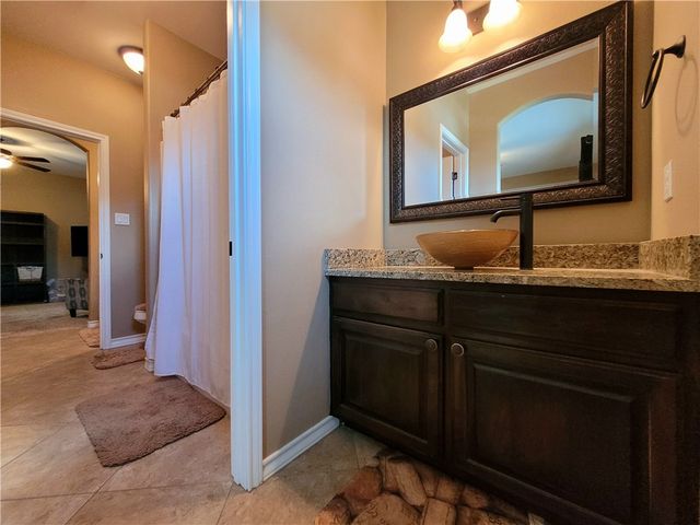 7505 S Lake Dr, Corpus Christi, TX 78414