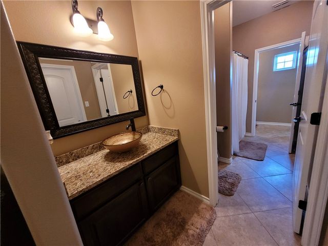 7505 S Lake Dr, Corpus Christi, TX 78414