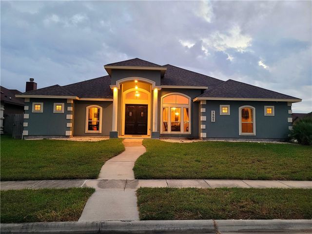 7505 S Lake Dr, Corpus Christi, TX 78414