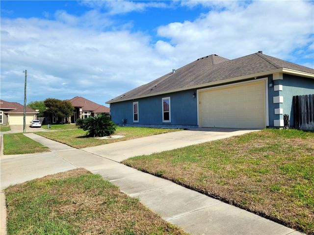7505 S Lake Dr, Corpus Christi, TX 78414