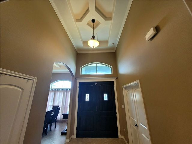 7505 S Lake Dr, Corpus Christi, TX 78414