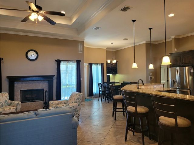 7505 S Lake Dr, Corpus Christi, TX 78414