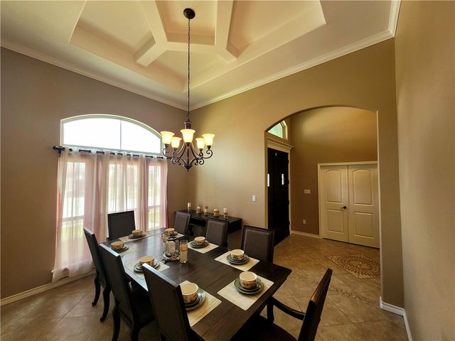 7505 S Lake Dr, Corpus Christi, TX 78414