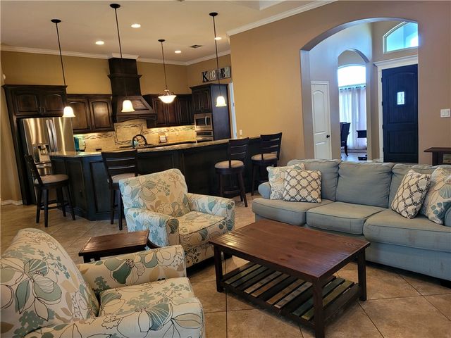 7505 S Lake Dr, Corpus Christi, TX 78414