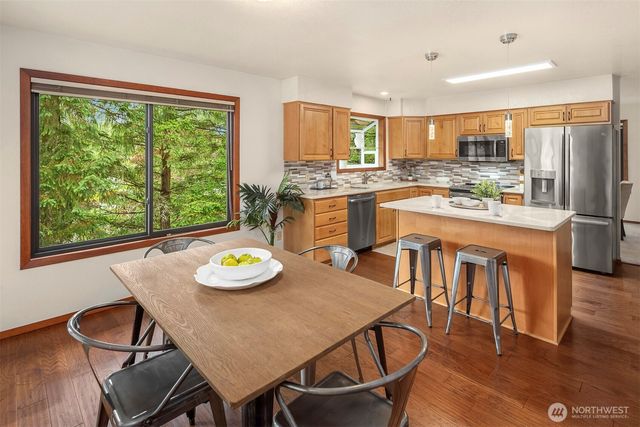 13233 SE 51st Place, Bellevue, WA 98006