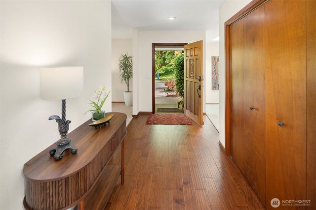 13233 SE 51st Place, Bellevue, WA 98006