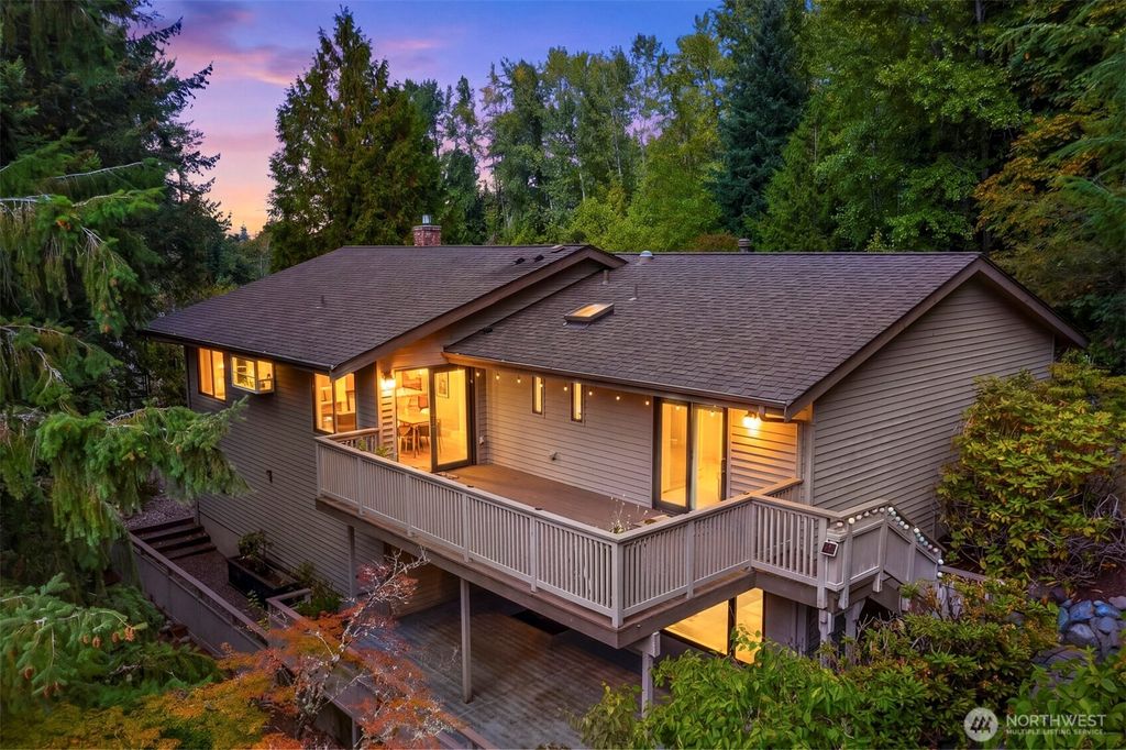 13233 SE 51st Place, Bellevue, WA 98006