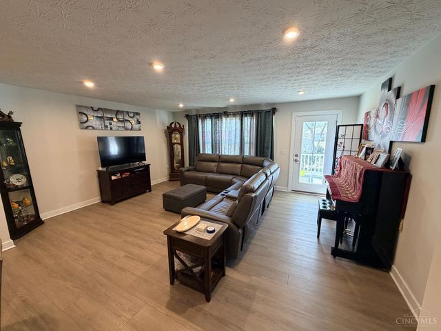 1283 Cavanaugh Lane, Harrison, OH 45030