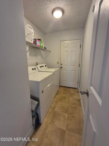 8513 ROCKRIDGE Drive, Jacksonville, FL 32244